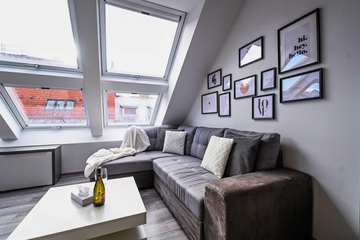 Luxury Apartment In The City Center Bratislava Exterior photo