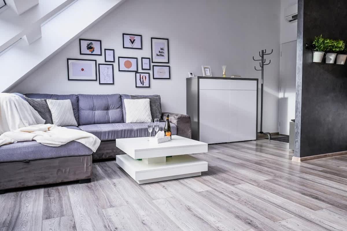 Luxury Apartment In The City Center Bratislava Exterior photo